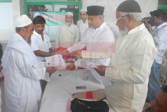 Minister Shahid Chowdhury felicitates Muslims at Agartala Airport Minister Shahid Chowdhury felicitates Muslims at Agartala Airport